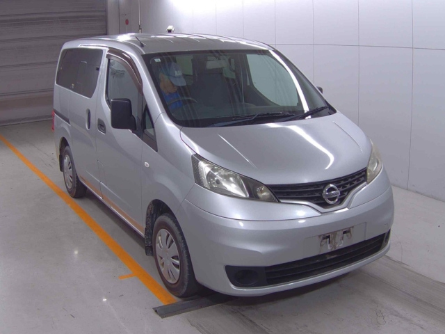 NISSAN NV200 2017