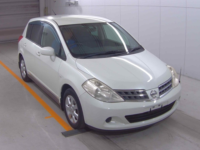 NISSAN TIIDA 2012