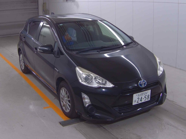 TOYOTA AQUA 2015