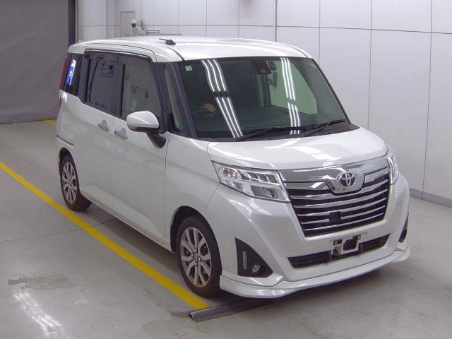 TOYOTA ROOMY 2018