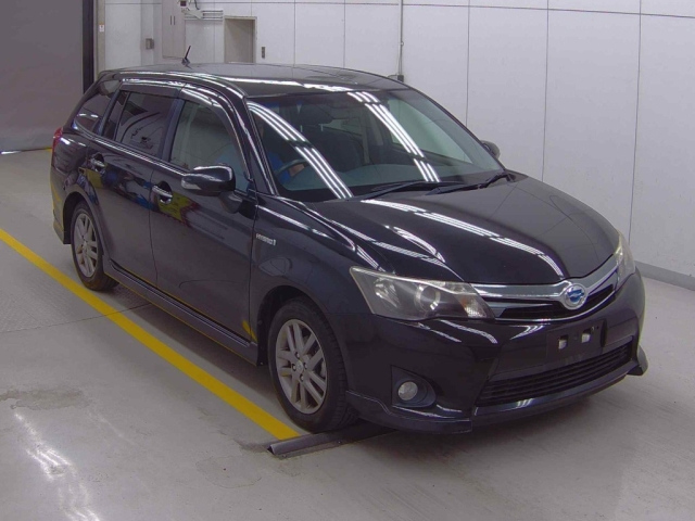 TOYOTA COROLLA FIELDER 2013