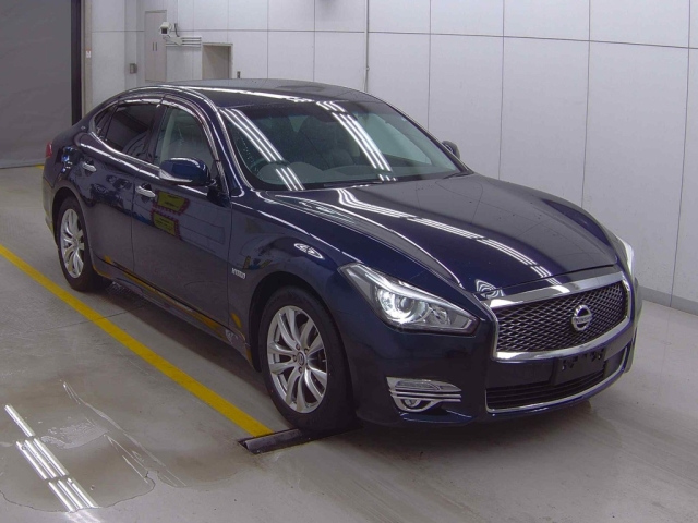 NISSAN FUGA 2020