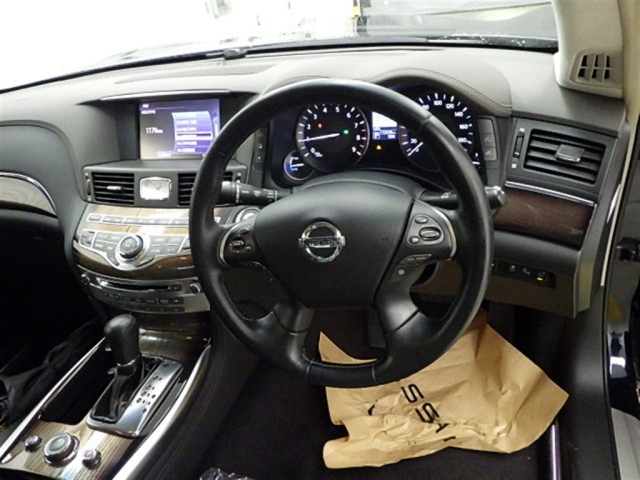 NISSAN FUGA 2020