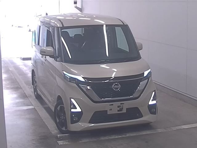 NISSAN ROOX 2020