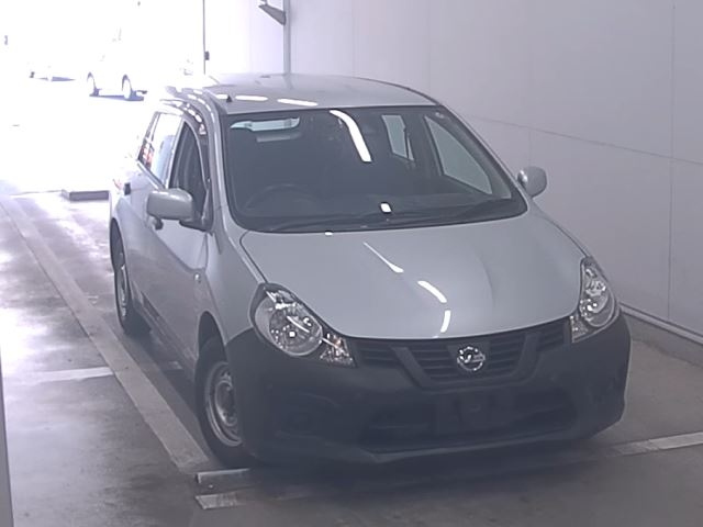 NISSAN AD 2020
