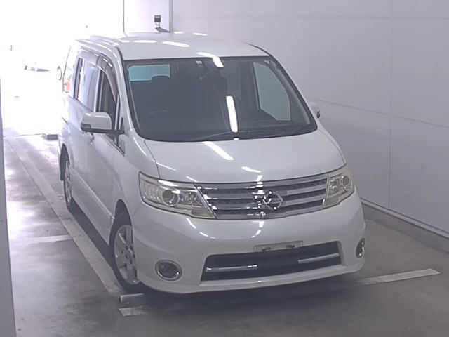 NISSAN SERENA 2010