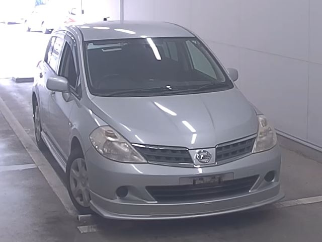 NISSAN TIIDA 2012