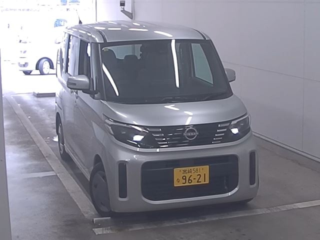 NISSAN ROOX 2023