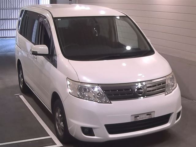 NISSAN SERENA 2010
