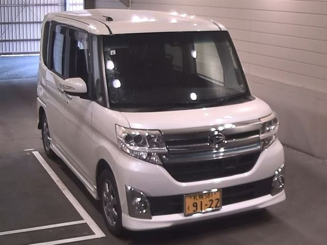 DAIHATSU TANTO 2015
