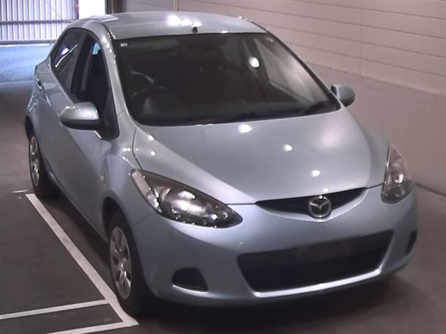 MAZDA DEMIO 2010