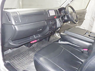TOYOTA HIACE VAN 2015