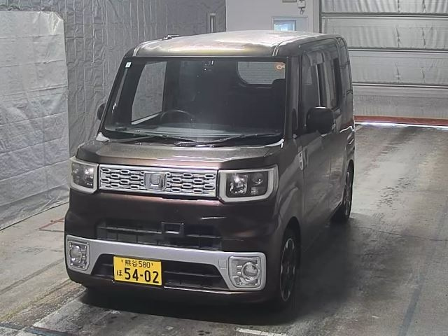 DAIHATSU WAKE 2015