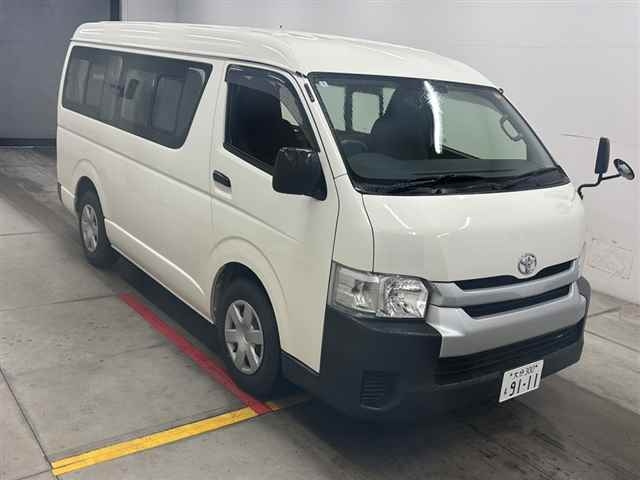 TOYOTA HIACE 2020