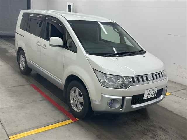 MITSUBISHI DELICA D5 2014