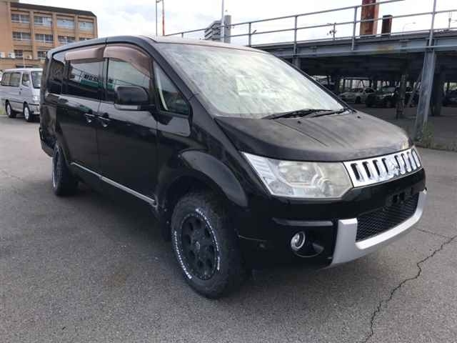 MITSUBISHI DELICA D5 2012