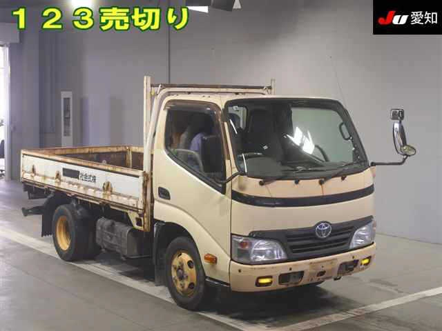 TOYOTA DYNA 2010