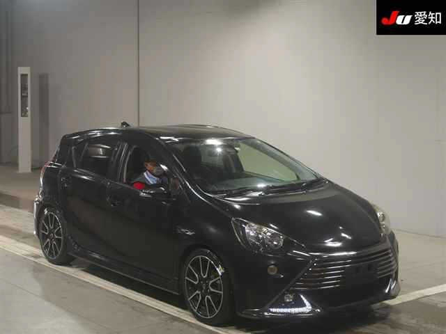 TOYOTA AQUA 2016