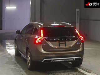 VOLVO V60 2016