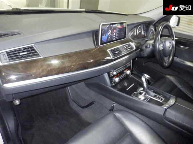 BMW 5 SERIES 2011