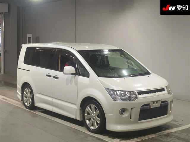 MITSUBISHI DELICA D5