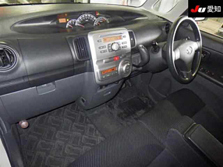 DAIHATSU TANTO 2008