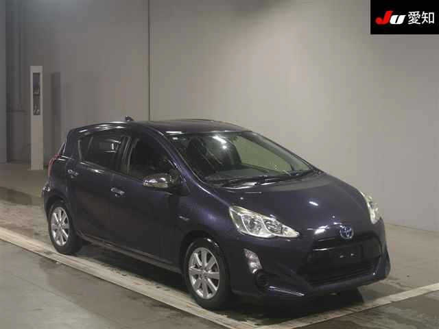 TOYOTA AQUA 2015