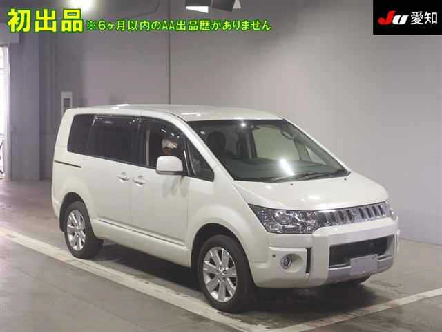 MITSUBISHI DELICA D5