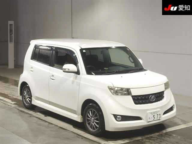 TOYOTA BB 2010