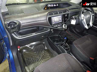 TOYOTA AQUA 2015