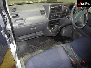 DAIHATSU HIJET VAN 2011