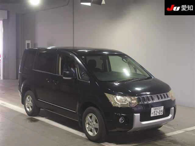MITSUBISHI DELICA D5 2010
