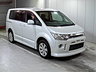 MITSUBISHI DELICA D5 2009