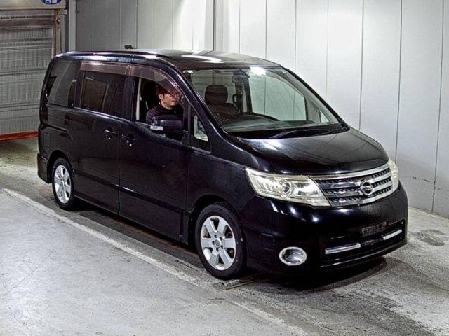 NISSAN SERENA 2010