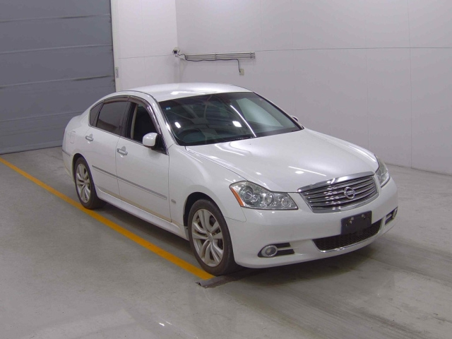 NISSAN FUGA