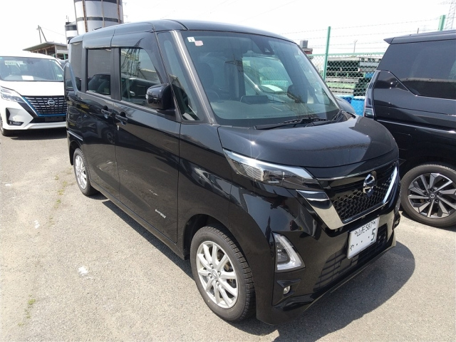 NISSAN ROOX 2021