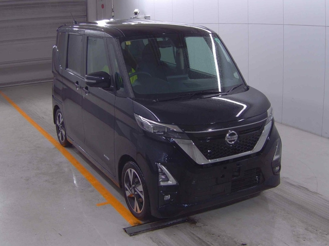 NISSAN ROOX 2023