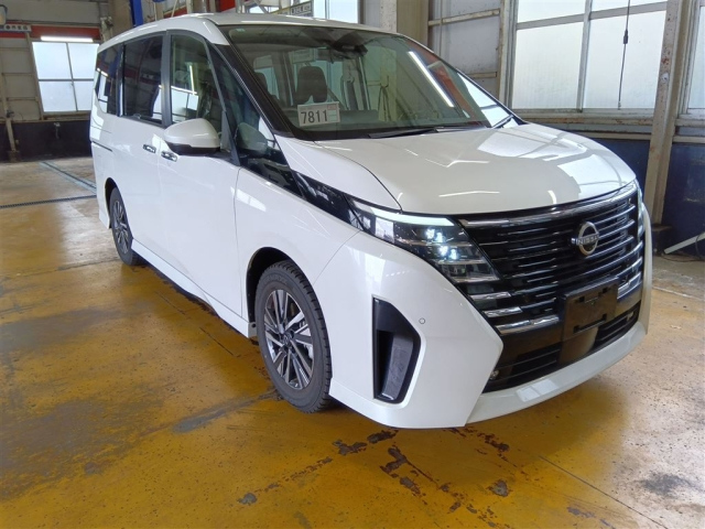 NISSAN SERENA 2023
