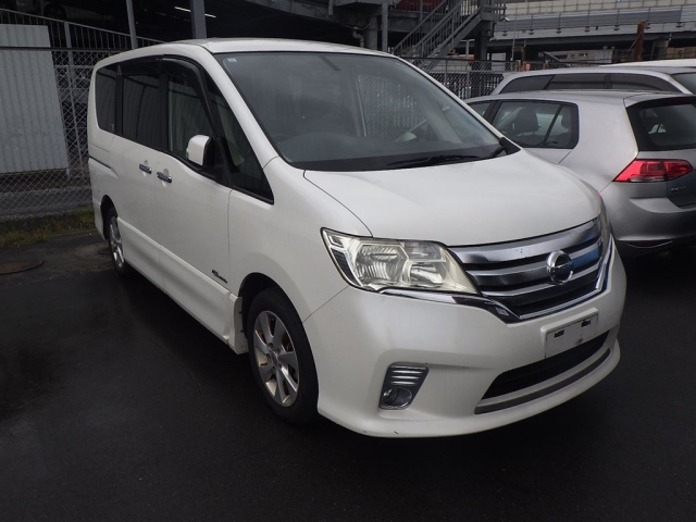NISSAN SERENA 2013