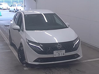 nissan aura