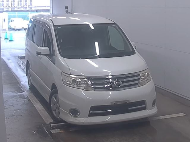 NISSAN SERENA 2010
