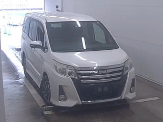 TOYOTA NOAH 2014
