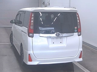 TOYOTA NOAH 2014
