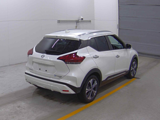 NISSAN KIX 2023