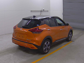 NISSAN KIX 2022