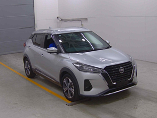 NISSAN KIX 2020