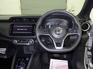NISSAN KIX 2020
