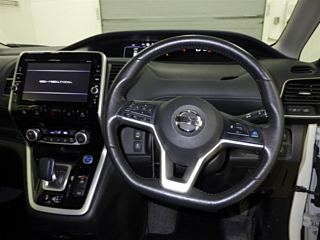 NISSAN SERENA 2019