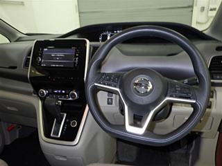 NISSAN SERENA 2017