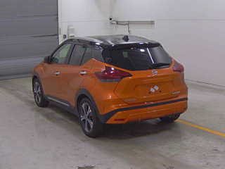 NISSAN KIX 2022